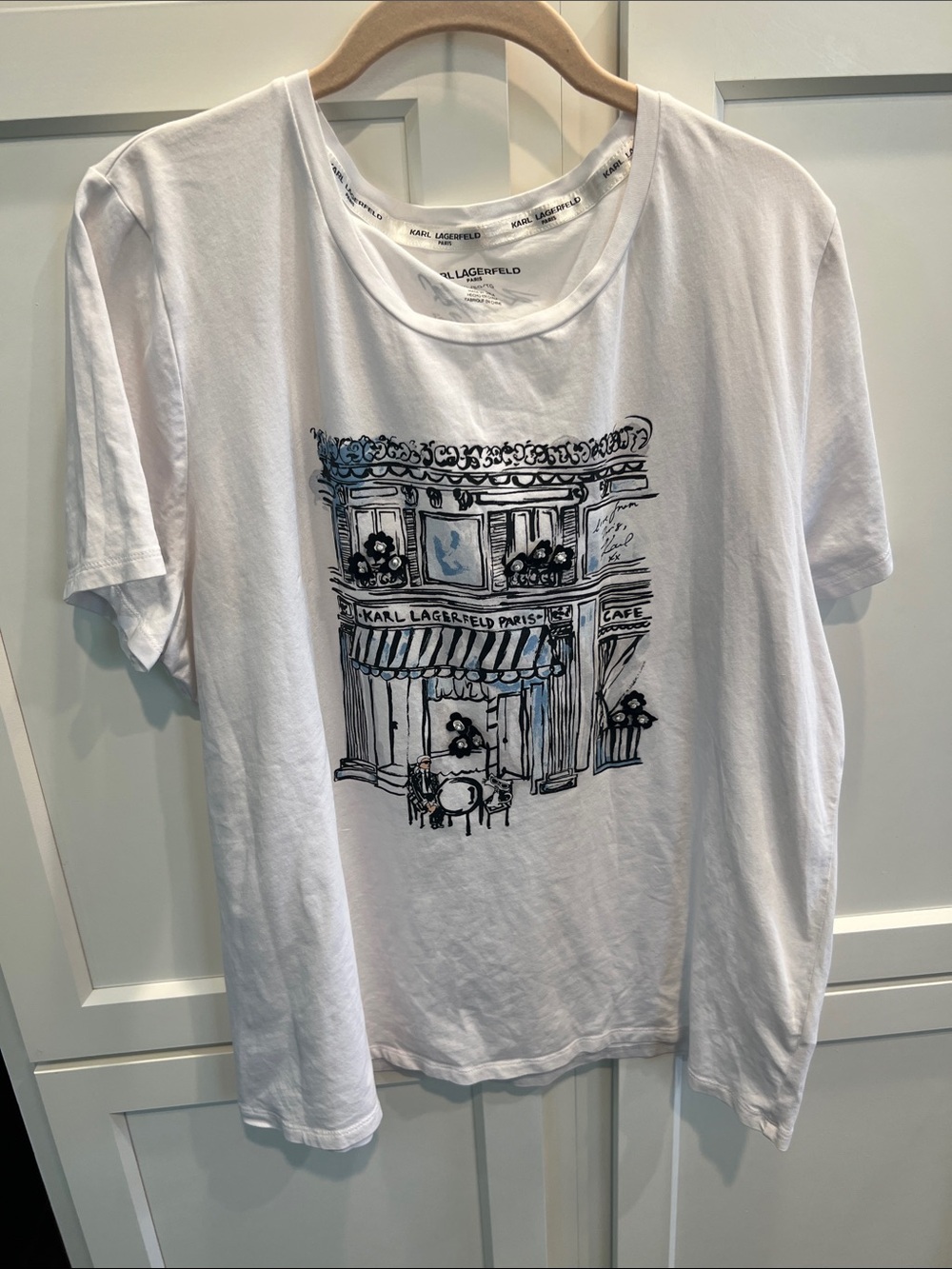 Karl Lagerfeld White Tee with Black and Blue Café Sketch XL